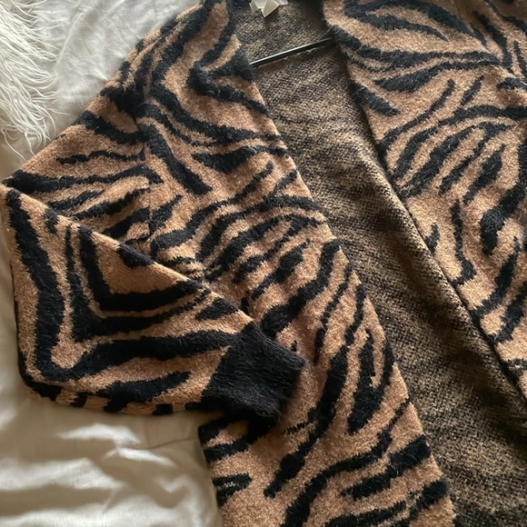 H&M Cardigan - Picture 2 of 3